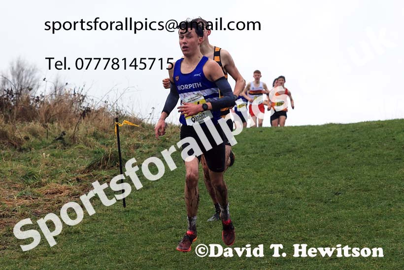 Mens under-17s 2023 North Eastern Cross Country Champs., Temple Park, South Shields. Photo: David T. Hewitson/Sports for All Pics